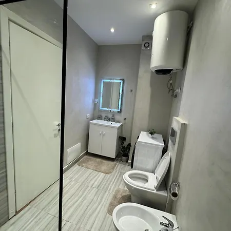999 Apartmán Tirana